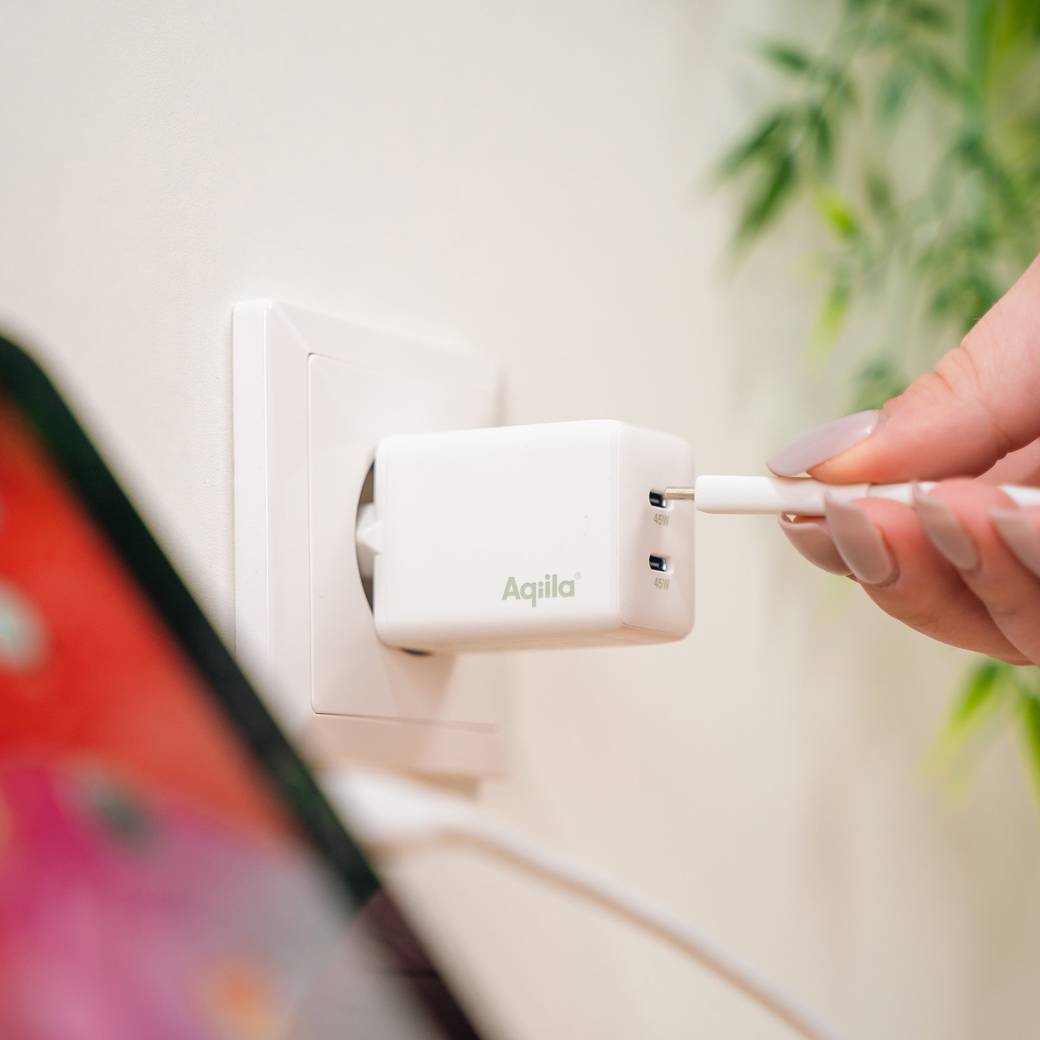 Aqiila ChargebirdW2 GaN-väggladdare 45W vit