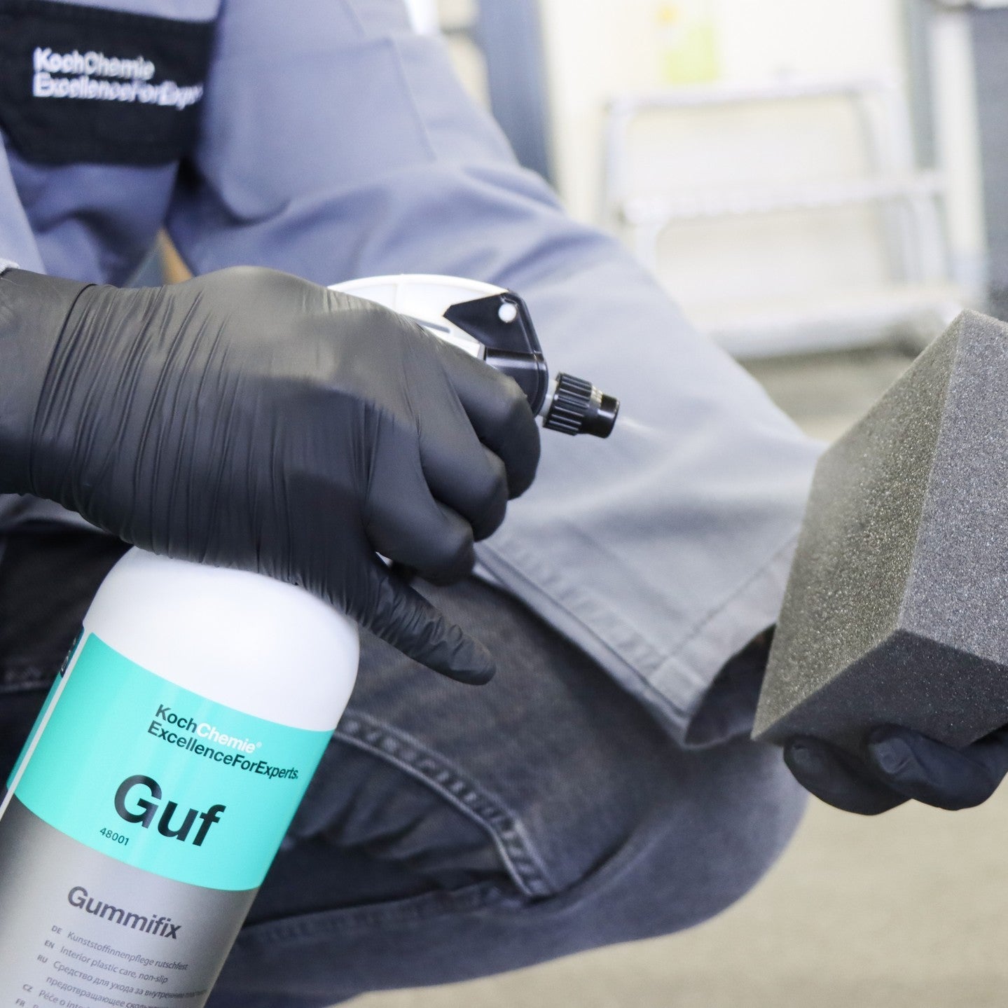 Gummibehandling bilmattor Koch-Chemie Gummifix, 1 liter detaljbild