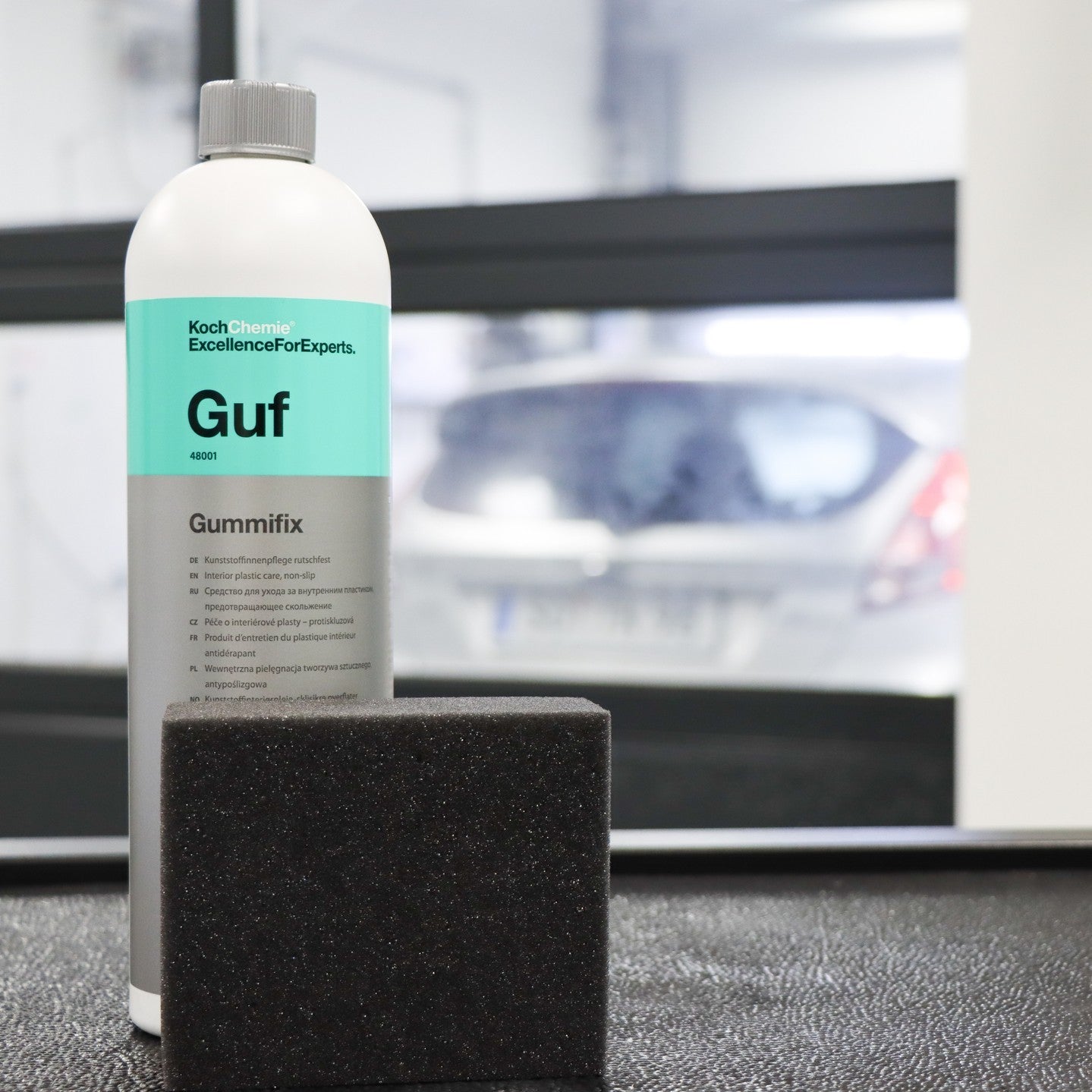 Gummibehandling bilmattor Koch-Chemie Gummifix, 1 liter detaljbild