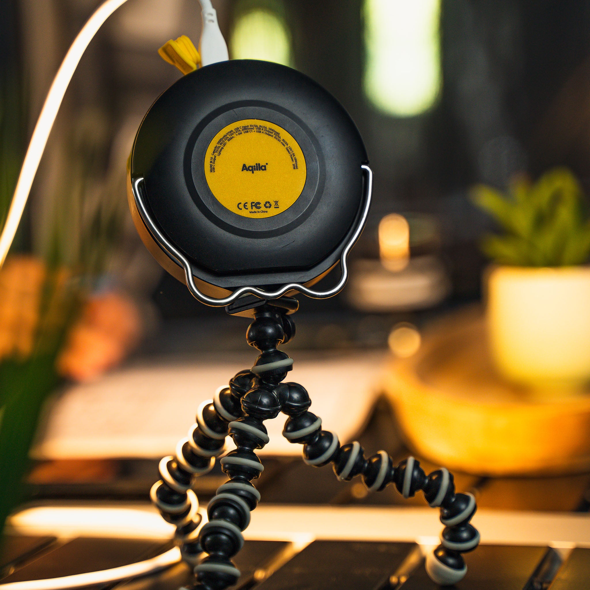 Aqiila Lightbird BL10 powerbank och lampa 10 000 mAh svart