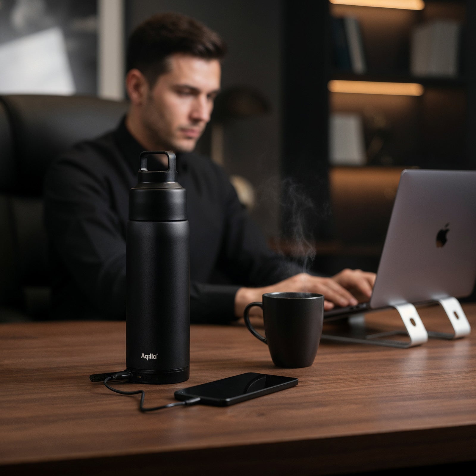 Aqiila Powerbottle 2-i-1 flaska och powerbank