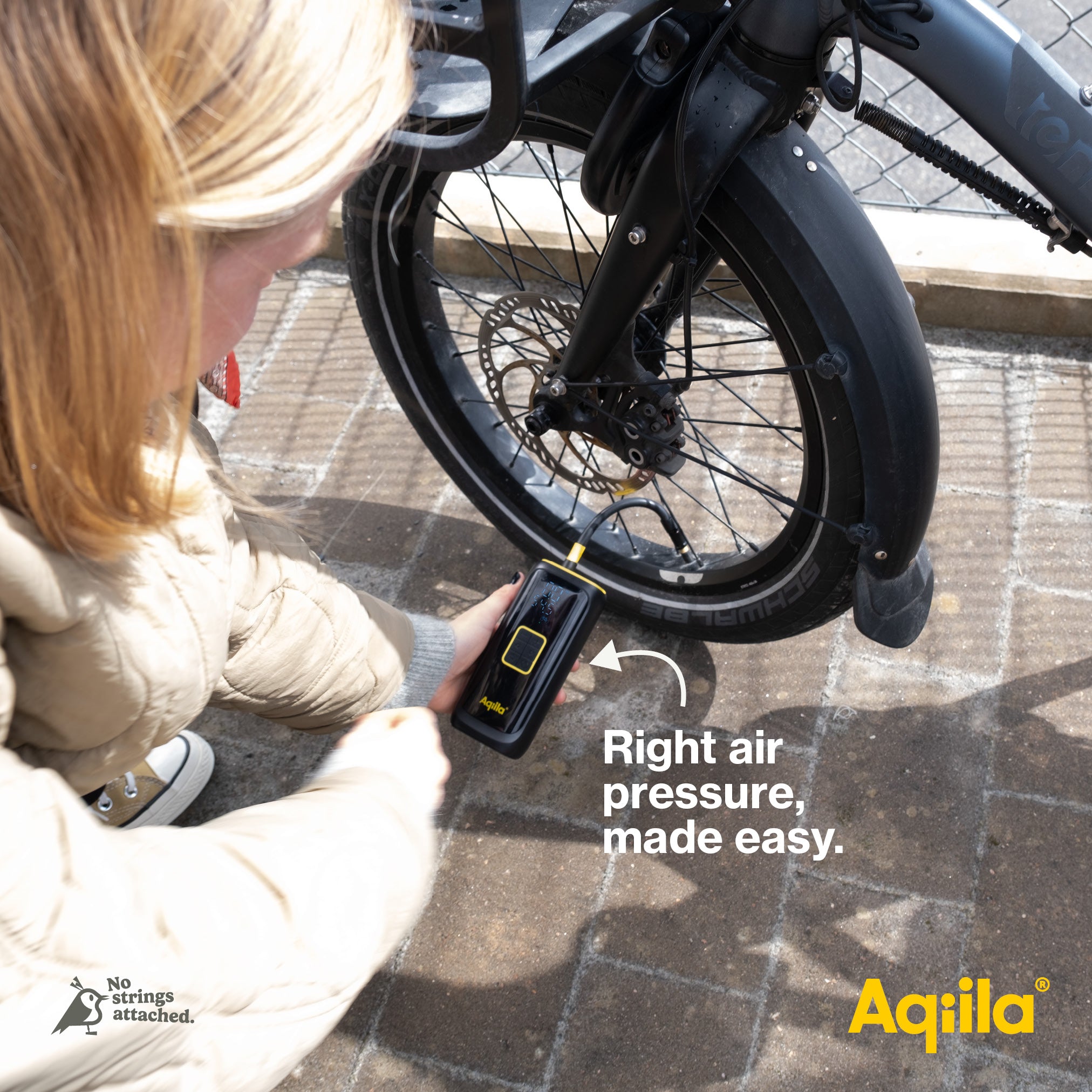 Aqiila Airbird C4 portabel kompressor 4 000 mAh svart